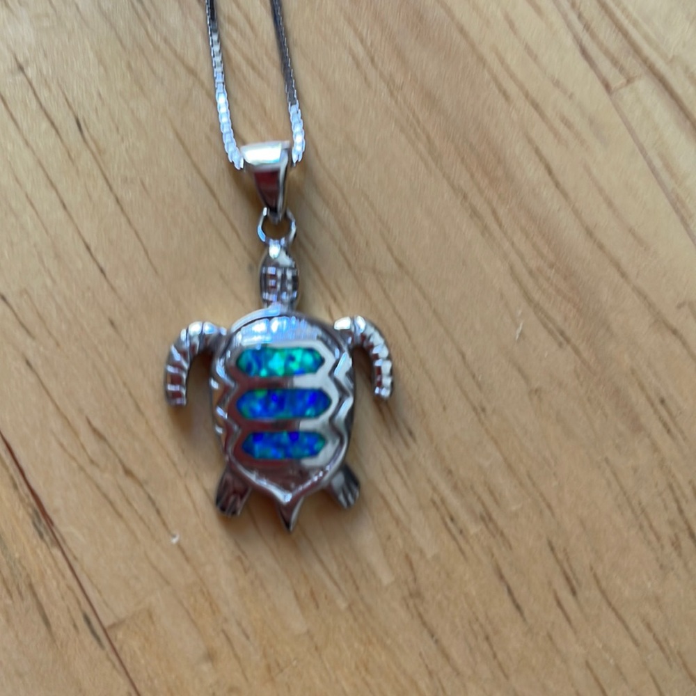 Sterling Silver 925 Turtle necklace.